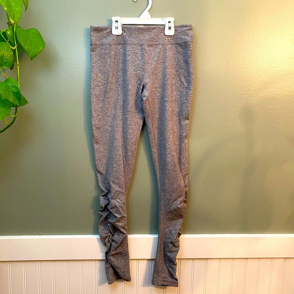 Ivivva Other - Ivivva Leggings, grey rouched, great condition, no signs of wear Size - 14 kids